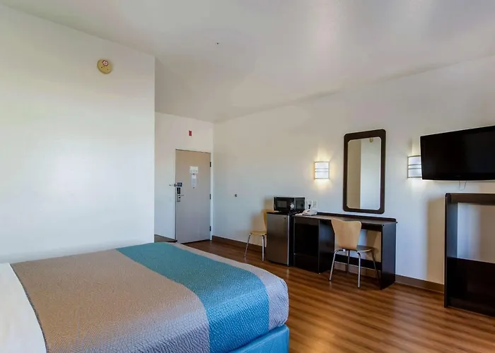 Hotel 6-wheatland, Wy